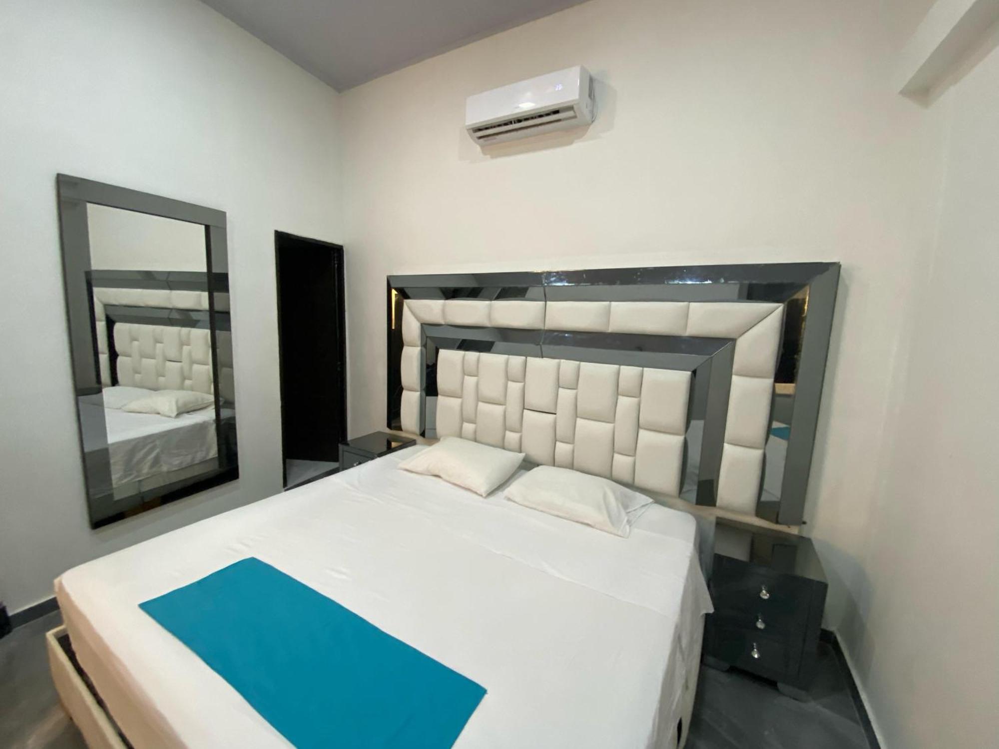 Hotel Hostal Caps Cartagena Luaran gambar