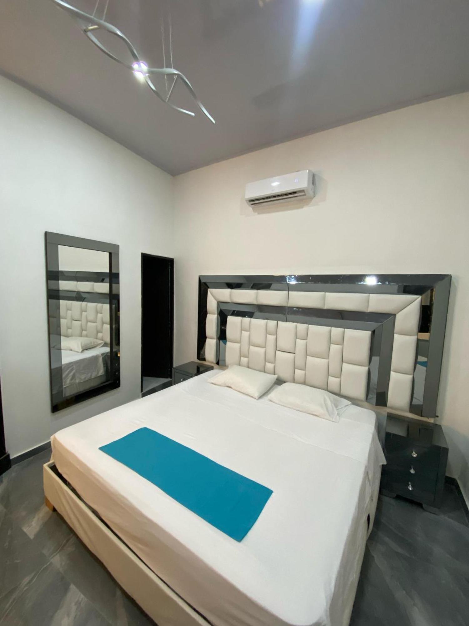 Hotel Hostal Caps Cartagena Luaran gambar