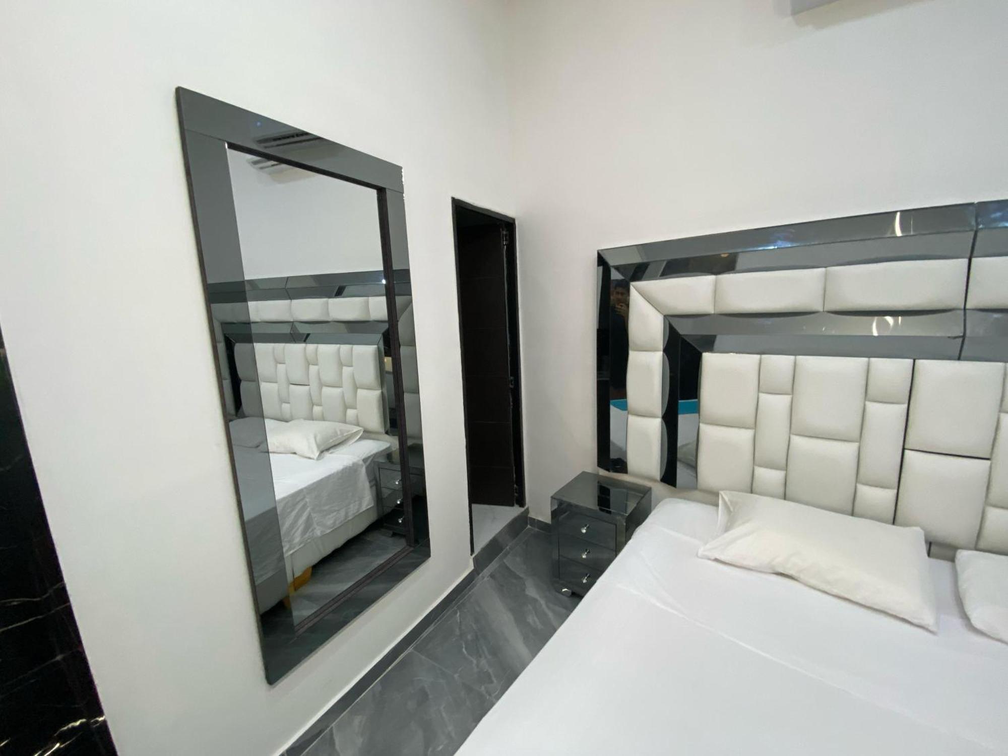 Hotel Hostal Caps Cartagena Luaran gambar